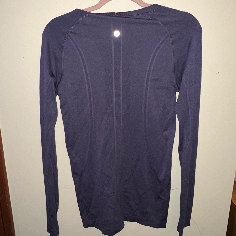 Lululemon - Picture 3 of 3